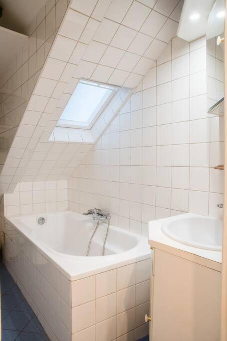 Spacious Studio In Paris Hyper Center - Smart Tv & Wifi - 4P Exterior foto